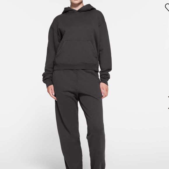 Skims Classic Hoodie - Picture 2 of 4